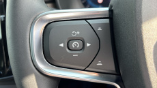 Volvo XC40 2.0 B4P Ultra Dark 5dr Auto Petrol Estate